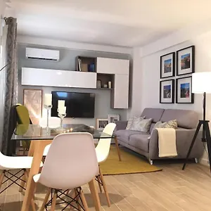 https://new-luxury-house-in-the-center-nuevo-piso-de-lujo-en-el-centro.es-andalucia.com
