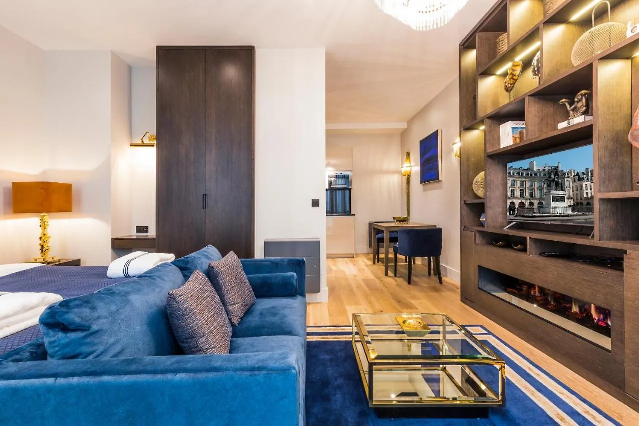 Luxury Apartment Paris Louvre II